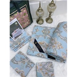 Комплект постельного белья  Victoria's Secret СЕМЕЙНОЕ (с одеялом -2 шт)