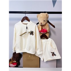 Костюм   на девочку