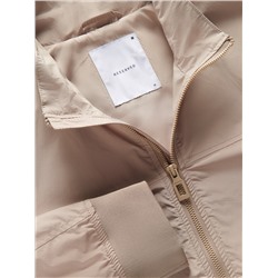 Куртка с воротником-стойкой