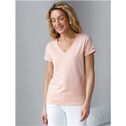 Базовая футболка из премиального хлопка с V образным вырезом