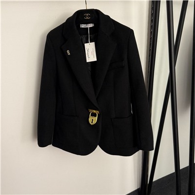 Ох какой интересный женский пиджак  Schiaparell*i  со стильной золотистой металлической застежкой