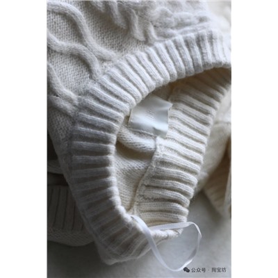 Вязаный свитер средней длины Н*М