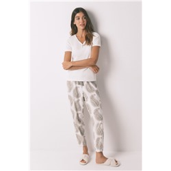 Conjunto de pantalón y camiseta
