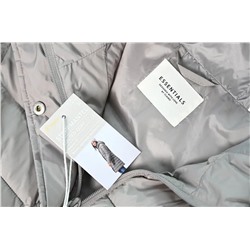 Легкое стеганое пальто средней длины