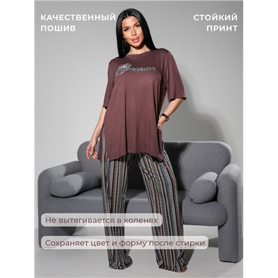 Женский костюм с брюками и футболкой 409