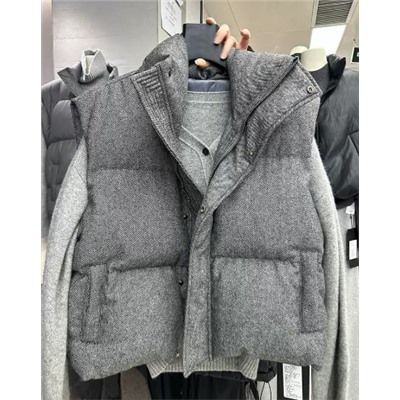 Женский короткий жилет без рукавов с воротником-стойкой