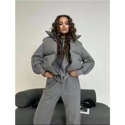 Костюм тройка