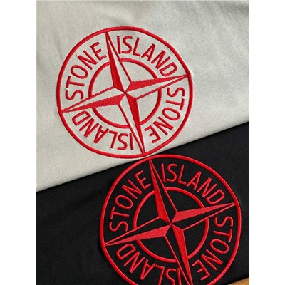 Футболка с вышитым логотипом на груди  2 цвета