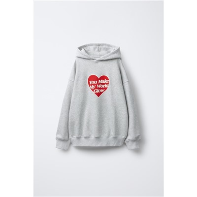 HEART PRINT SWEATSHIRT
