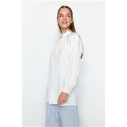 TRENDYOL MODEST Ekru Brode Detaylı Pamuklu Dokuma Gömlek TCTAW24TG00026