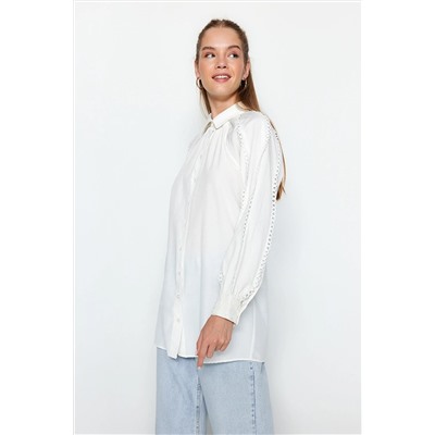 TRENDYOL MODEST Ekru Brode Detaylı Pamuklu Dokuma Gömlek TCTAW24TG00026