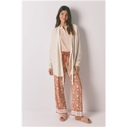 Conjunto de pantalón y cárdigan