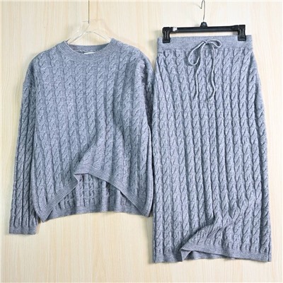 Вязаный костюм МАНГ*О (Юбка + пуловер)