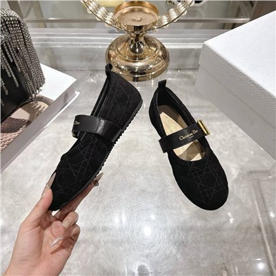 Туфли с ремешком на плоской подошве ДИО*Р