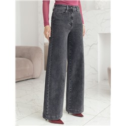 Джинсы трубы с декоративной стиркой из эластичного плотного денима