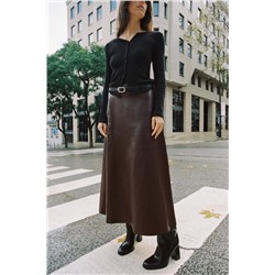 FALDA MIDI EFECTO PIEL CINTURÓN
