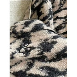 Женское пальто из смесовой шерсти свободного кроя  Цена на сайте 595€