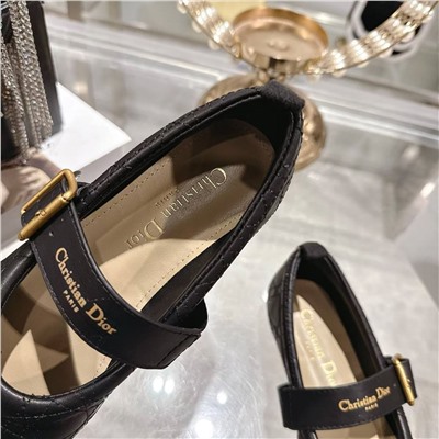 Туфли с ремешком на плоской подошве ДИО*Р