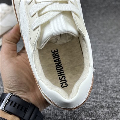 Женские кроссовки