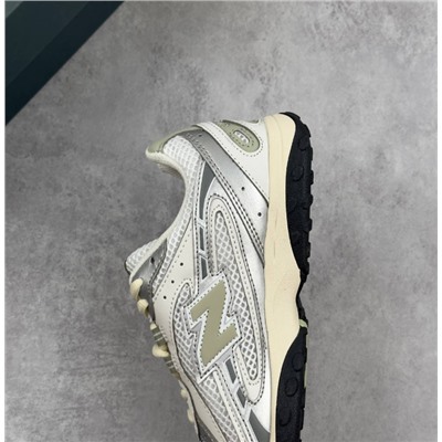 New Balance 204L