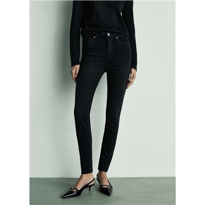 Jeans skinny tiro alto