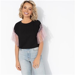 Футболка нарядная, Мелькать на экранах