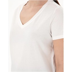 Beyaz Regular Fit V Yaka Basic Tişört