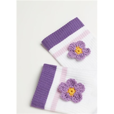 Kurze Sportsocken mit Häkeldetail