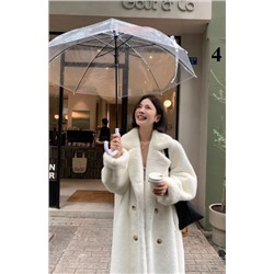 Шубка, очеееень мягкая😍 немного мех помятый, довольно толстая.