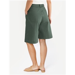 Шорты-бермуды с защипами