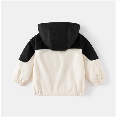 Ветровка весенняя/летняя. Водоотталкивающая, защищает от ветра