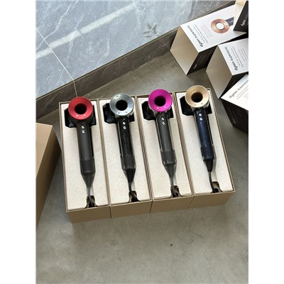 Первоначальная цена составляет 580 долларов!Специальная цена 280!Специальное предложение не подлежит возврату, обмену и бесплатной доставке!Сохраняйте товар после оплаты!Количество красный 2 фиолетовый 1 оригинальная упаковка!Скоро появится Dyson Dyson HD08‼✅ Определите по-новому фен для волос HD08, десять главных преимуществ: цифровой двигатель 9-го поколения, технология увеличения расхода воздуха, технология отрицательных ионов, интеллектуальный контроль температуры, бесшумный дизайн, 12-ступенчатая регулировка температуры воздуха, холодный воздух с одной клавишей, ручной балансир, магнитная всасывающая насадка. насадка 5*образной формы инновационный дизайн “Air AmplifierTM" технология увеличения воздушного потока, мощный поток воздуха в 5 струй, цифровой двигатель девятого поколения обеспечивает мощный поток воздуха до 110 000 оборотов в минуту, встроенная интеллектуальная технология контроля температуры, которая может предотвратить перегрев и повреждение, а также сохранить блеск волос!