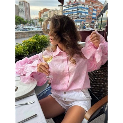Женская рубашка с манжетами-воланами
