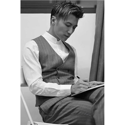 Шариковая ручка  Hug*o Bos*s   Loo*p Iconi*c