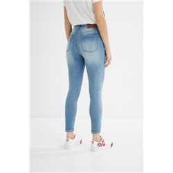 Pantalón vaquero skinny corazón