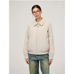 Бежевая куртка-бомбер