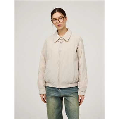 Бежевая куртка-бомбер