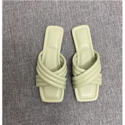 Удобные и простые в носке летние шлепки с квадратным носком