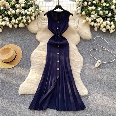 Трикотажное платье с акцентными пуговицами  4 цвета