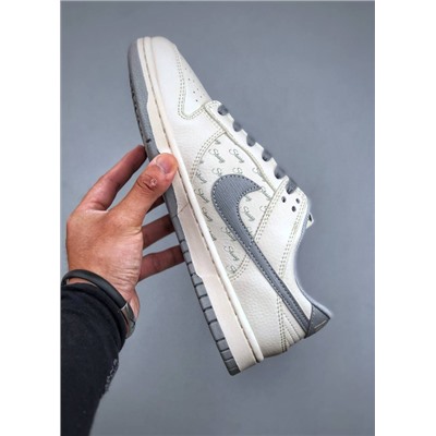 Nike SB Dunk Low x Stussy