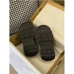 Детские кроссовки