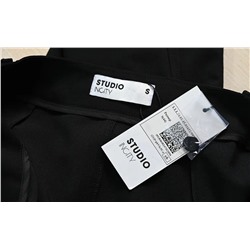 Юбка с разрезом спереди