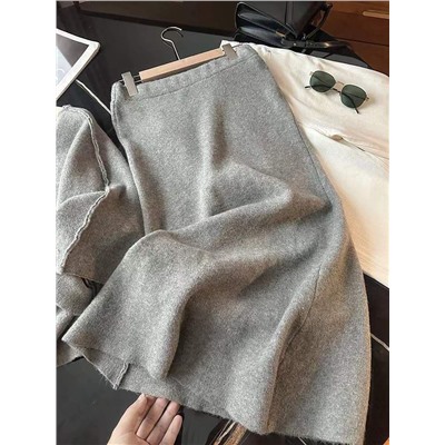 Женский трикотажный костюм уютный джемпер и юбка средней длины ЗАР*А