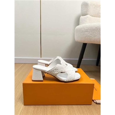 Новейшая серия 2026  Женские шлепки с тиснением на толстом каблуке  ЛУ*И ВЬЕТО*Н