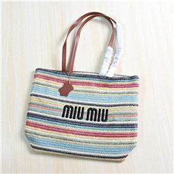 Модная контрастная сумка с вышитыми буквами через плечо МИУ МИ*У