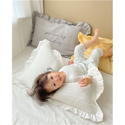 Какая нежность 🥰  Стеганая кружевная наволочка с вышивкой 💓