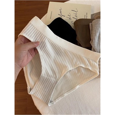 Набор женских трусиков (4 шт)