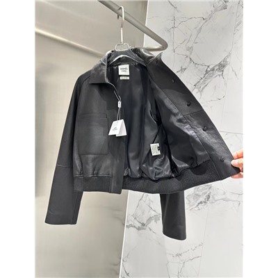 Материал: импортная 100% овчина, итальянская овчина | Все фурнитурные молнии и кнопки изготовлены из ZP с логотипом бренда, а внутренняя подкладка соответствует ZP.  На ощупь мягкий, эластичный и очень удобный. Натуральная кожа имеет естественную текстуру и высококлассный блеск