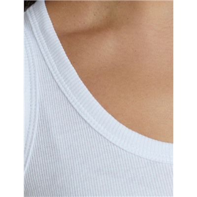 Топ с круглым вырезом из фактурного трикотажа в рубчик