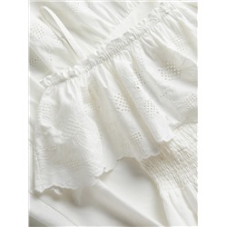 Kleid mit dekorativem Ausschnitt